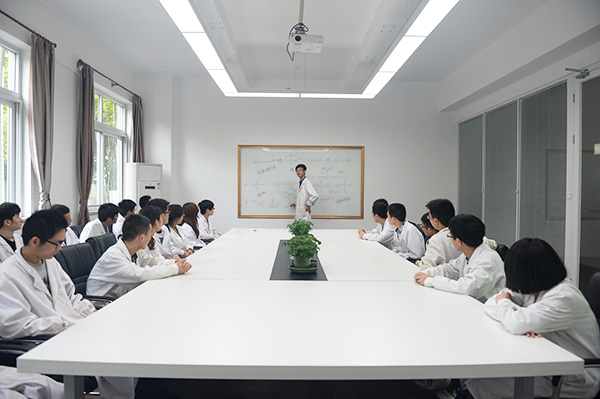 團(tuán)隊(duì)開(kāi)會(huì)中